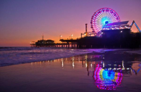 Casa Playa: Luxe, Stylish, Secure Condo 4 blocks to Ocean Ave, Los Angeles